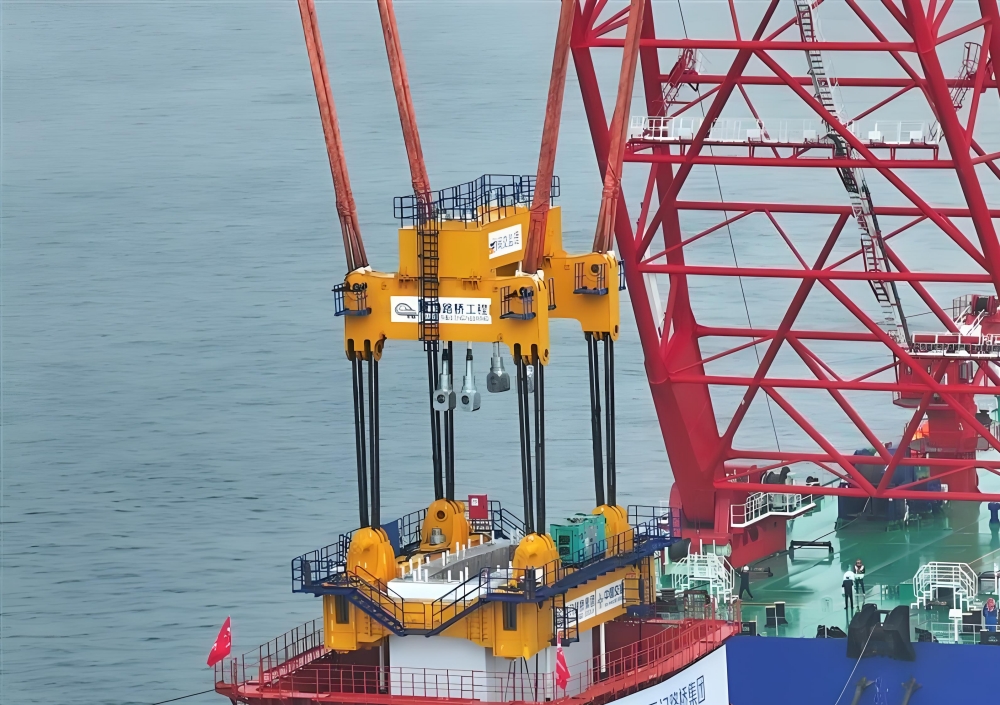 The First Prefabricated Pier Of The Xiajin Bridge Hoisted